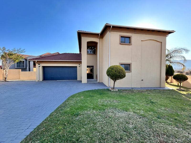 To Let 4 Bedroom Property for Rent in Xanadu North West